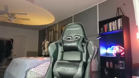 Snapshot of andyxb chatting on 02/22/25, 11:46 Andy Briars online show from 02/22/25, 11:46