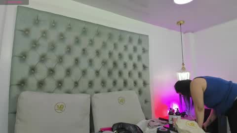 anette_cooper online show from 05/25/26, 03:23