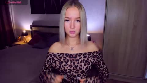 Snapshot of anfisalorns chatting on 10/12/25, 02:27 Anfisa online show from 10/12/25, 02:27