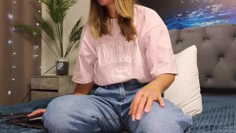 Snapshot of ange1ok chatting on 03/22/26, 12:08 ange1ok online show from 03/22/26, 12:08