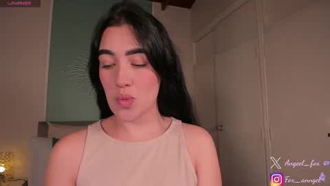 Angel  online show from 10/01/25, 12:27