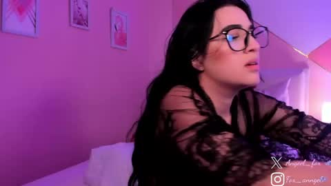 Angel  online show from 04/18/26, 05:39