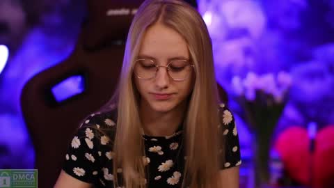 Snapshot of angeellina chatting on 01/19/25, 02:04 angeellina online show from 01/19/25, 02:04