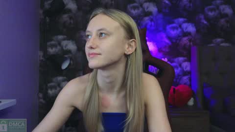 Snapshot of angeellina chatting on 01/28/25, 01:39 angeellina online show from 01/28/25, 01:39