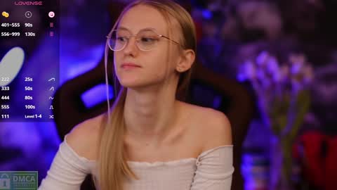 Snapshot of angeellina chatting on 01/28/25, 11:07 angeellina online show from 01/28/25, 11:07