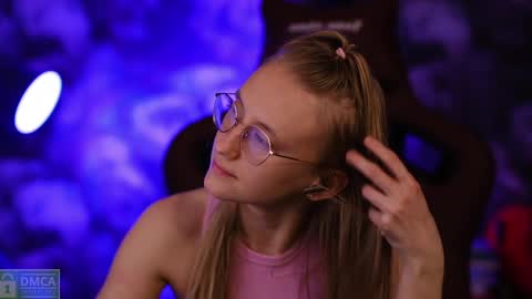 Snapshot of angeellina chatting on 01/31/25, 02:15 angeellina online show from 01/31/25, 02:15