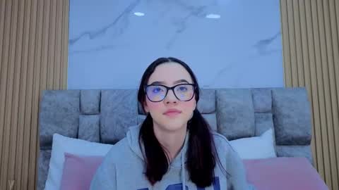 angel__kiss online show from 01/10/26, 12:07