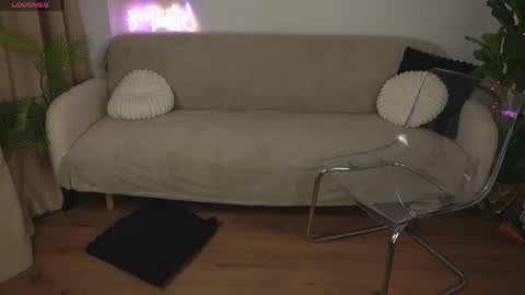 angel__vibe online show from 04/16/26, 08:31