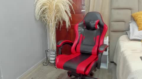 Snapshot of angel_adamx chatting on 09/25/25, 05:11 Angel online show from 09/25/25, 05:11