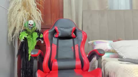 Snapshot of angel_adamx chatting on 10/20/25, 03:18 Angel online show from 10/20/25, 03:18