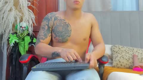 Snapshot of angel_adamx chatting on 10/23/25, 03:28 Angel online show from 10/23/25, 03:28