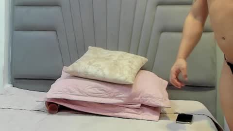 Snapshot of angel_adamx chatting on 11/12/25, 03:18 Angel online show from 11/12/25, 03:18