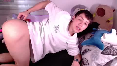 Angel   help me with 100 thumbs up online show from 01/22/25, 08:38