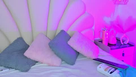 Angel online show from 05/08/26, 03:39