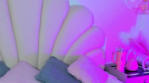 Angel online show from 05/15/26, 04:14