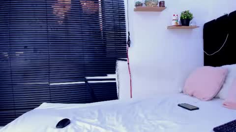 angel_boy0 online show from 06/17/26, 08:43