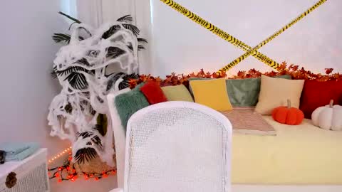 Snapshot of angel_claire chatting on 10/31/25, 09:16 Claire - be back soon online show from 10/31/25, 09:16