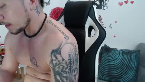 Snapshot of angel_curl chatting on 02/24/25, 09:09 Angel Curl online show from 02/24/25, 09:09