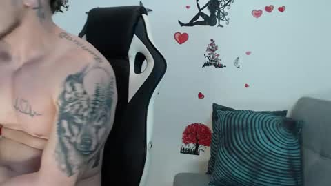 Snapshot of angel_curl chatting on 03/05/25, 12:27 Angel Curl online show from 03/05/25, 12:27