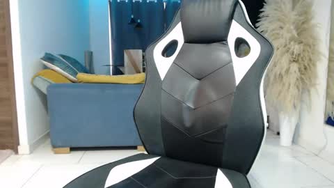 Angel Curl online show from 04/16/26, 09:39