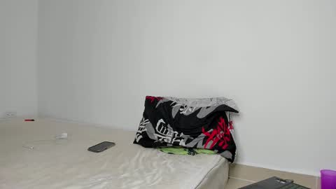 Snapshot of angel_damons_ chatting on 03/12/25, 04:13 Angel Damons online show from 03/12/25, 04:13