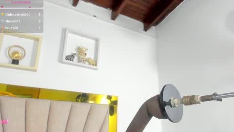 Snapshot of angel_dthroat chatting on 12/18/24, 03:11 ANGHEL online show from 12/18/24, 03:11