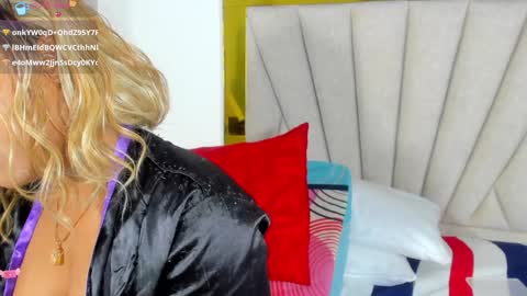 Snapshot of angel_dthroat chatting on 01/09/25, 03:12 ANGHEL online show from 01/09/25, 03:12