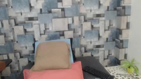 Snapshot of angel_dthroat chatting on 01/15/26, 12:10 ANGHEL online show from 01/15/26, 12:10