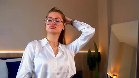 Angel - your mood online show from 02/09/26, 07:23