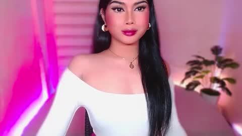Snapshot of angel_eloaxx chatting on 05/20/26, 10:49 Angel online show from 05/20/26, 10:49