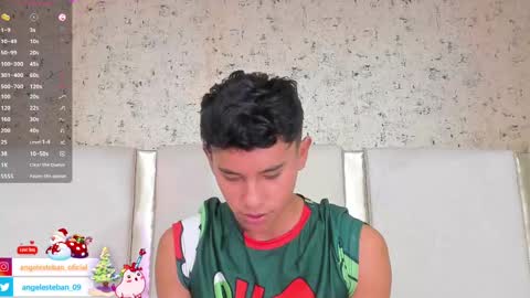 Snapshot of angel_esteban_fx chatting on 12/29/24, 06:45 ngel Esteban online show from 12/29/24, 06:45