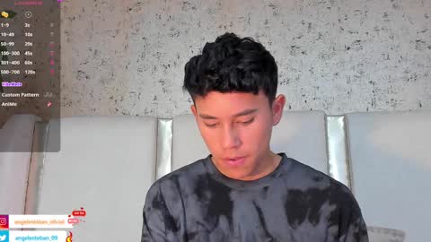 Snapshot of angel_esteban_fx chatting on 02/22/25, 07:12 ngel Esteban online show from 02/22/25, 07:12