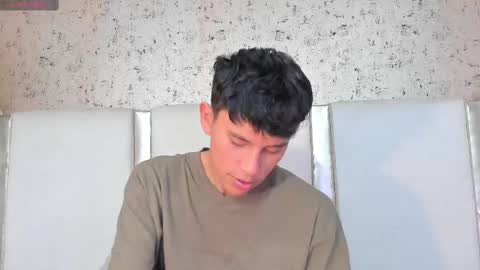 Snapshot of angel_esteban_fx chatting on 02/23/25, 03:45 ngel Esteban online show from 02/23/25, 03:45