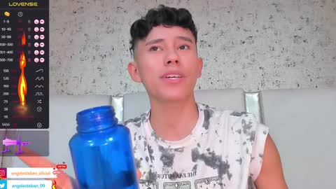 Snapshot of angel_esteban_fx chatting on 03/05/25, 10:00 ngel Esteban online show from 03/05/25, 10:00