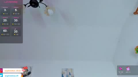 Snapshot of angel_esteban_fx chatting on 10/27/25, 03:32 ngel Esteban online show from 10/27/25, 03:32