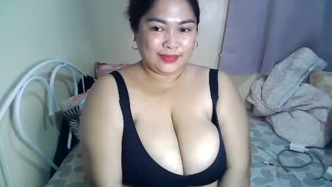 Snapshot of angel_fuckxx6969 chatting on 05/19/26, 04:19 angel_fuckxx6969 online show from 05/19/26, 04:19