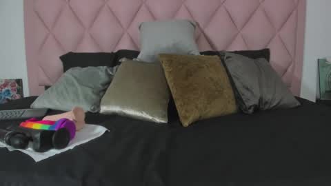 Angel  online show from 02/14/25, 06:12