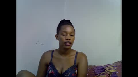 angel_mia5 online show from 12/22/25, 04:37