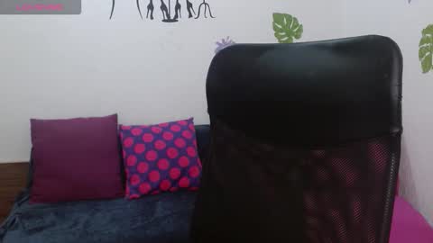 Snapshot of angel_naye chatting on 01/05/26, 07:06 Nayely and Angel online show from 01/05/26, 07:06