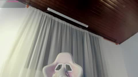 Angel online show from 10/20/25, 04:46