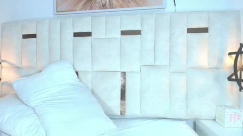 Nicolle  online show from 10/19/25, 02:23