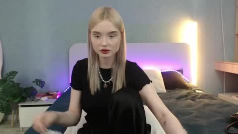 Angela online show from 05/06/26, 12:30