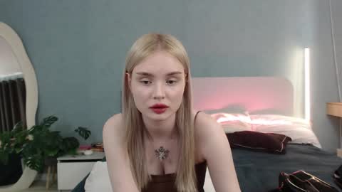 Snapshot of angel_share chatting on 06/02/26, 06:15 Angela online show from 06/02/26, 06:15