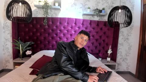 Snapshot of angel_silva_ chatting on 04/10/26, 11:59 Angel online show from 04/10/26, 11:59