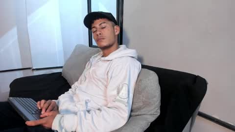 Snapshot of angel_silva_ chatting on 04/16/26, 11:44 Angel online show from 04/16/26, 11:44