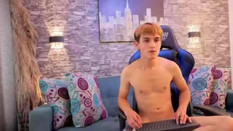 Snapshot of angel_vg chatting on 04/14/26, 08:15 Angel online show from 04/14/26, 08:15