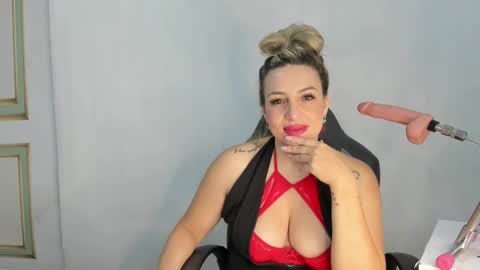 Snapshot of angel_vibes_ chatting on 02/20/25, 01:36 Angel online show from 02/20/25, 01:36