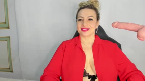 Snapshot of angel_vibes_ chatting on 03/02/25, 12:20 Angel online show from 03/02/25, 12:20