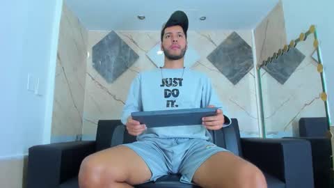 Snapshot of angel_villareal_ chatting on 02/01/26, 04:55 angel_villareal_ online show from 02/01/26, 04:55