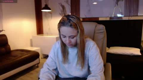 Angel online show from 04/01/26, 12:06